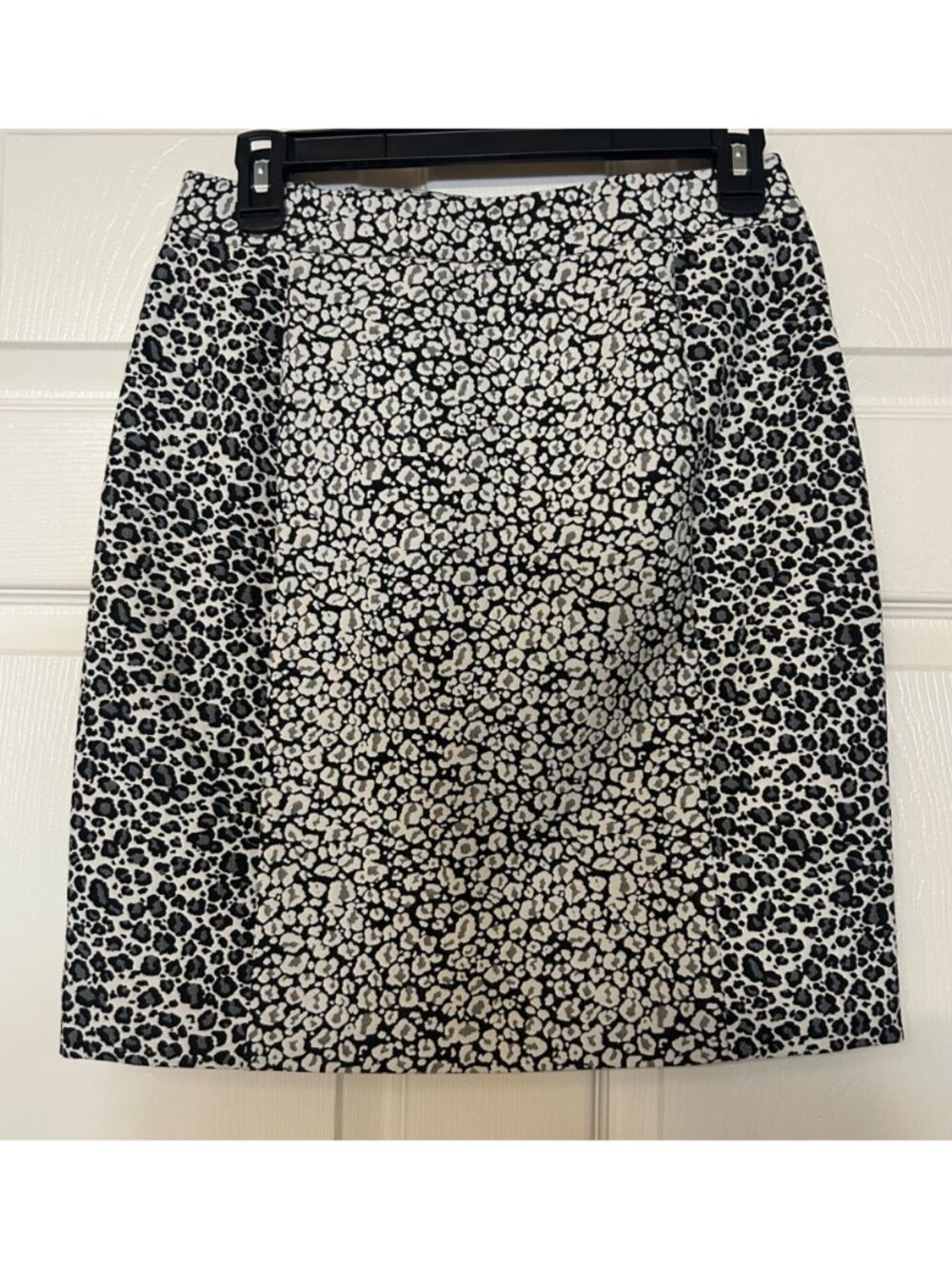 Ann Taylor Black White Leopard Print Pencil Skirt Sz 2 NWT Office Chic Career - Picture 2 of 6